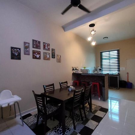 D'Q Putra Homestay Melaka Exterior foto