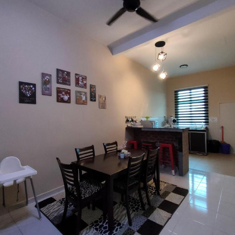 D'Q Putra Homestay Melaka Exterior foto